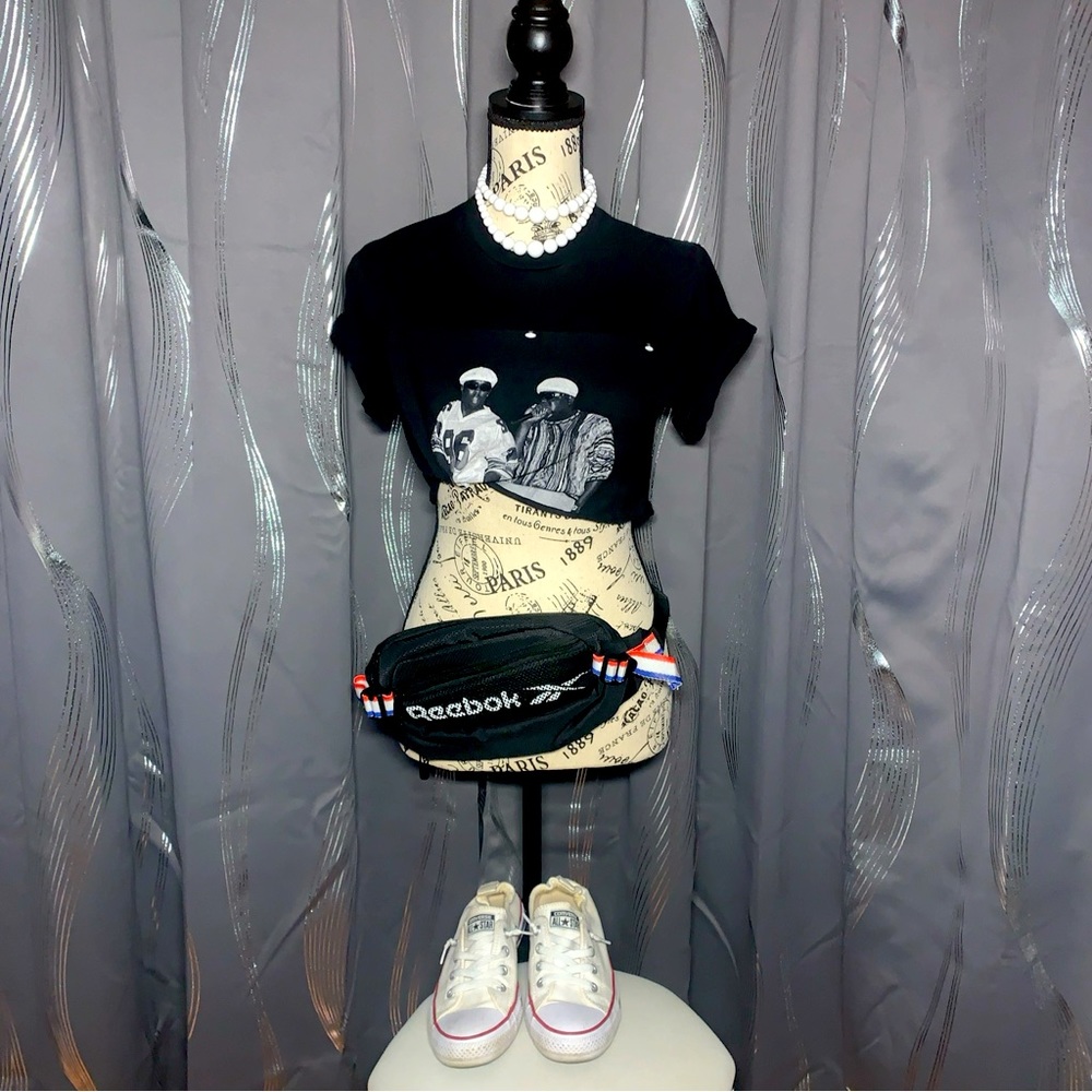 The Notorious Big Cropped Black Short Sleeve Crew Neck Graphic Tee Size Small